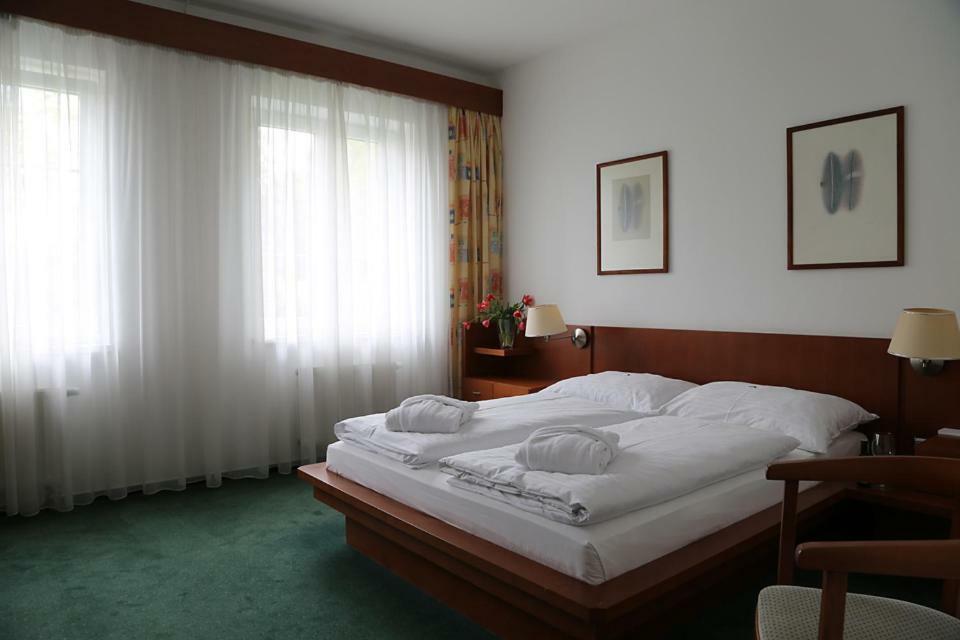 פראג Hotel Popelka מראה חיצוני תמונה